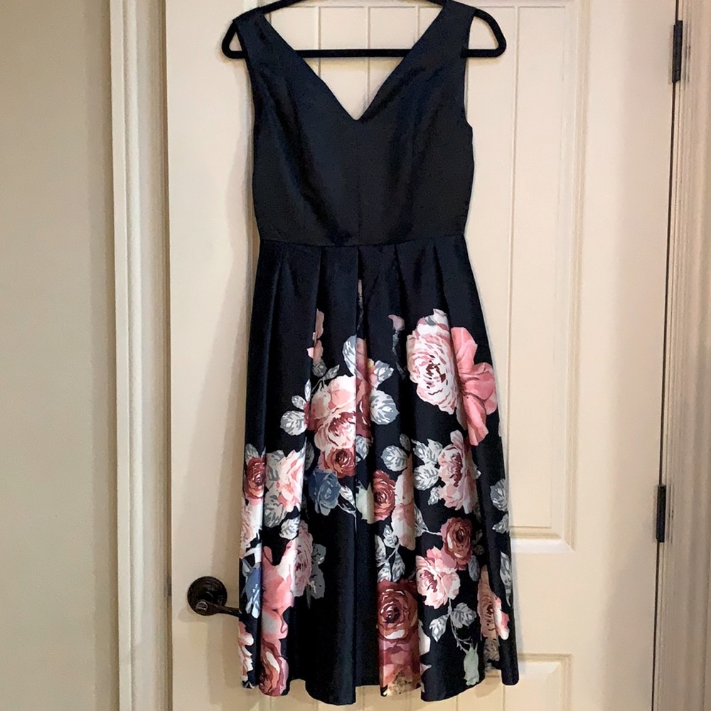 Very elegant dress!!!